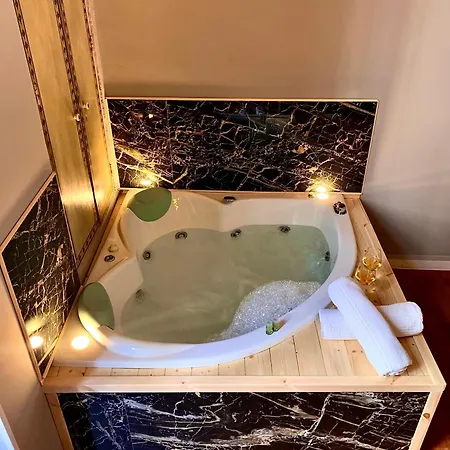 בית אירוח Wine & Jacuzzi